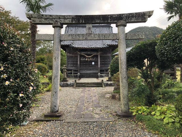 佐取古戦場1(若宮八幡宮)JR咲花駅前にあります。_佐取古戦場
