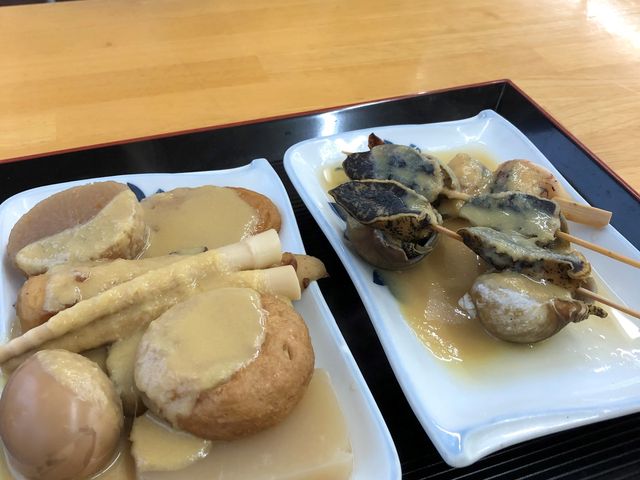 つぶ串(1串2個 600円)
おでんセット500円
※写真は細竹2本 150円追加_長生きの茶屋