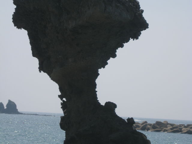 傘岩_柿泊白浜海水浴場