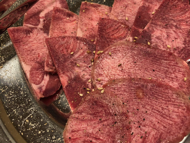 牛タン_にしきホルモン