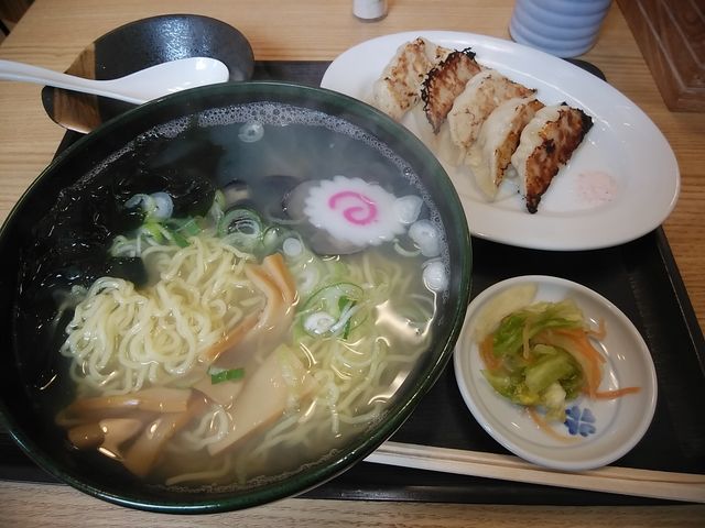 名物しじみラーメンとりんご餃子_ぽっぽ家