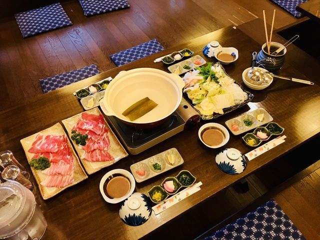 しゃぶしゃぶ
牛肉、豚肉食べ放題_和食ダイニング『和み』