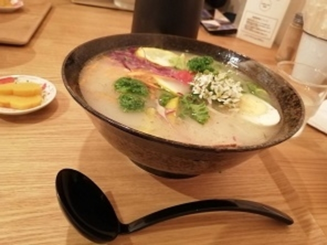 野菜と塩の絶品ラーメン_ぽっぽ亭