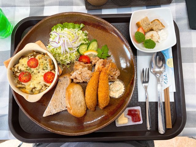 レディースセット
フリードリンクついて
1000円
男性も頼めるそうです。_お食事処マリン