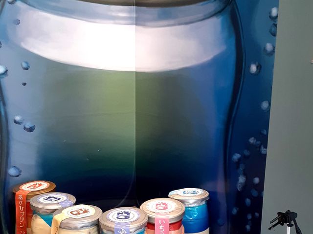 店内。撮影スポットらしいです_沼津深海プリン工房青とプリンとジェラートと