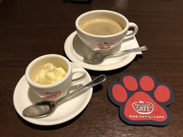 バニラアイスとコーヒー_ドッグデプト・ガーデン軽井沢