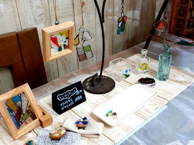 体験では可愛いサイズのものを製作してお持ち帰り頂けます。_ステンドグラスMagallii