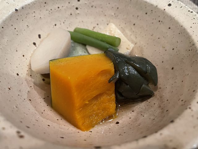 野菜と生麩の炊き合わせ。しみじみ旨いです。_きき酒家