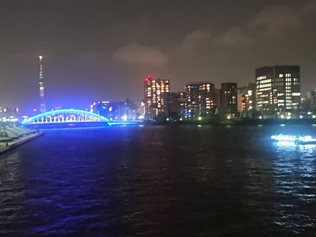 中央大橋から見る永代橋とスカイツリーのライトアップ_中央大橋
