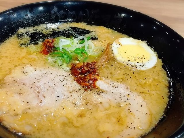 豚骨醤油のこってり系、げんこつラーメン_らあめん花月嵐二俣川駅前店