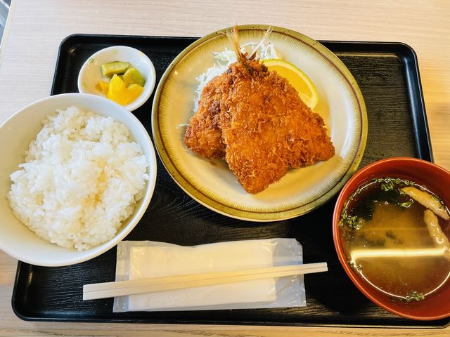 アジフライ定食を頂きました!
衣サクサクアジの身がボリュームあって美味しかったです!
_道の駅 八幡浜みなっと