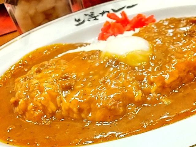 温泉玉子トッピングのカレーライス_上等カレー渋谷本店