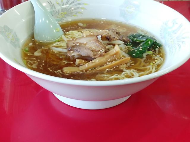 湯麺(醤油ラーメン)・638円_長城飯店