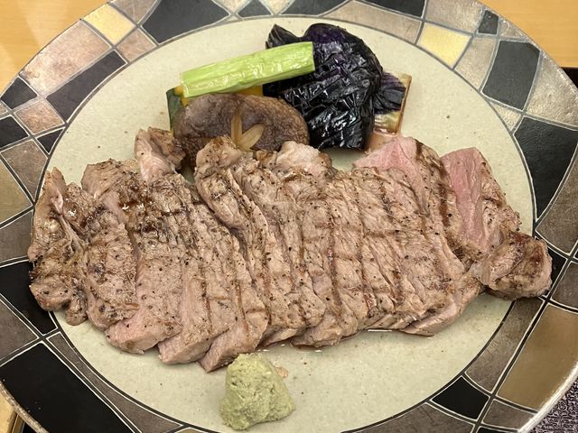 ボリューミーなステーキ!!_ロイヤルパインズホテル浦和 四季彩