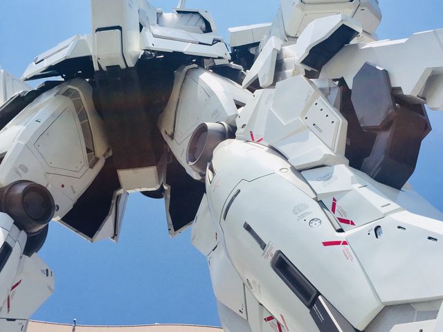下から見たユニコーン_ガンダムベース東京
