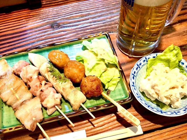 串焼きもおまかせも出来るし、
好きな串を選ぶ事も出来る良心的です。_河童