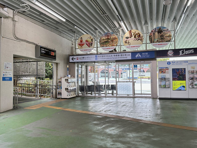 駅内_西武鉄道西武球場前駅