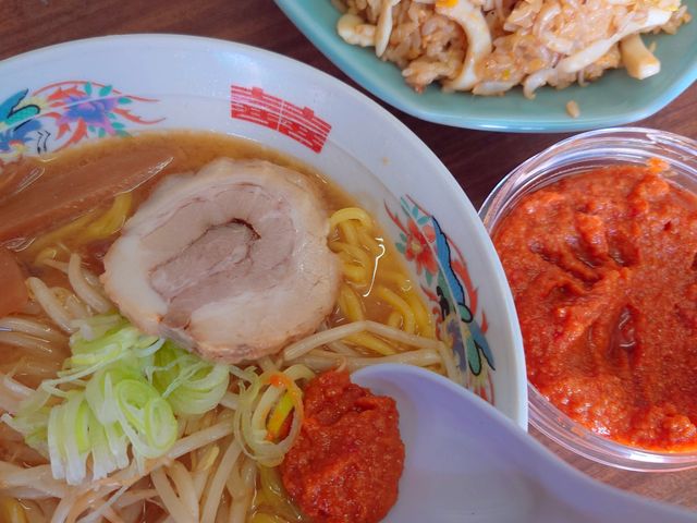 自家製の無添加辛味噌が美味しかった_三富ラーメン