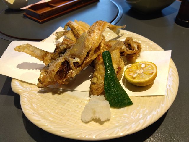 ハタハタ唐揚げ。_海鮮料理 美加茂