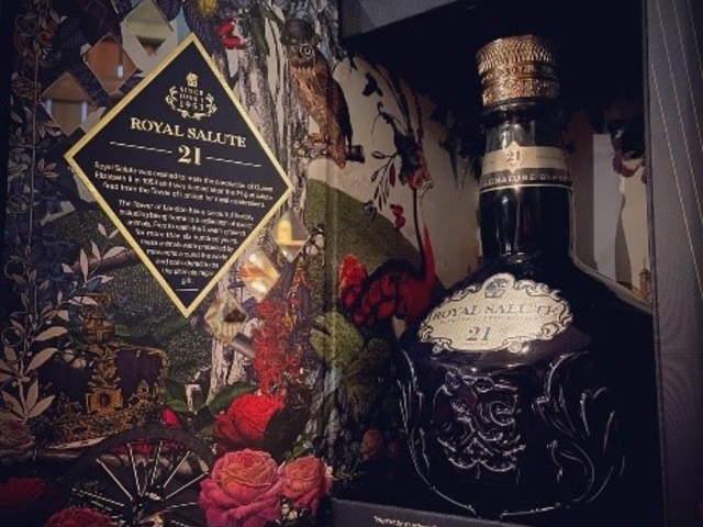 ロイヤルサルートが安く飲めました_Bar Vivre