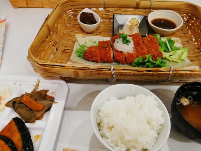「奈良のうまいものプラザ」農園直送レストラン「古都華」
