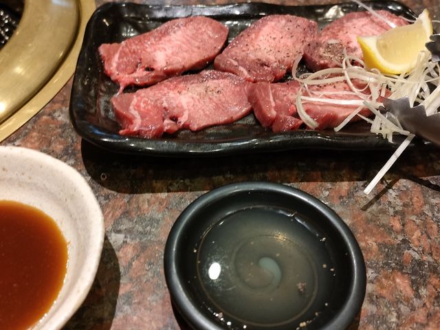 最近仕事終わりに作業着で毎回申し訳無いんですけど牛タンめちゃウマで食べに行きますっお姉さんも可愛い_まんぷく亭 横須賀根岸