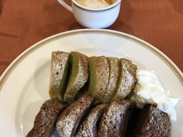 シフォンは抹茶、チョコ、プレーン味に生クリーム。フルーツカクテルは生クリームとヨーグルト、美味し
_ホテル広島サンプラザ
