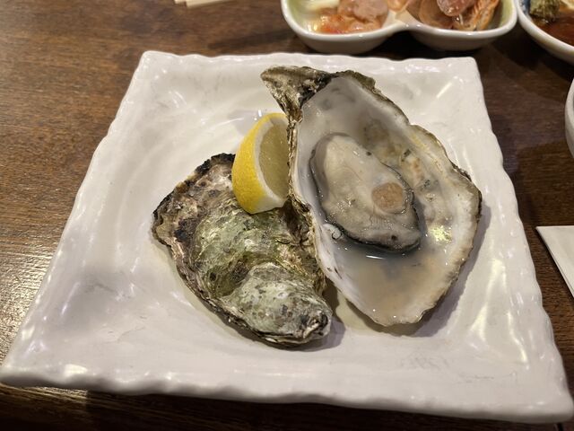 広島に来たら牡蠣食べなきゃ。_大漁酒場 魚樽 袋町支店