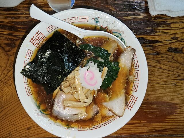 あっさりしょうが醤油のスープと、麺が絡んで美味しかったです_青島食堂 宮内駅前店