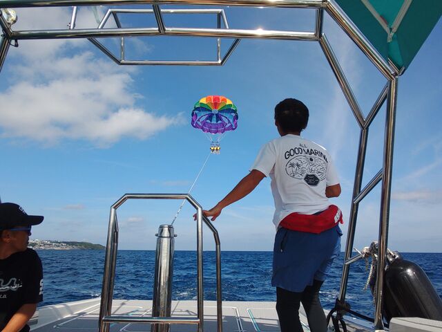 テイクオフのドキドキ瞬間
_宮古島パラセーリング all good marine 385
