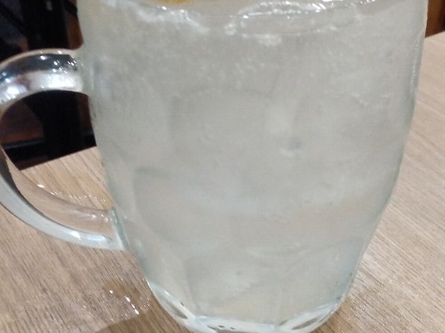 檸檬フィズ(ハッピーアワー)・218円_餃子のたっちゃん 銀天街店