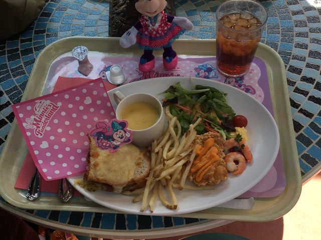 ミニーのキュートクラシックセットめちゃくちゃボリュームがあって満足できました。_プラザパビリオン・レストラン