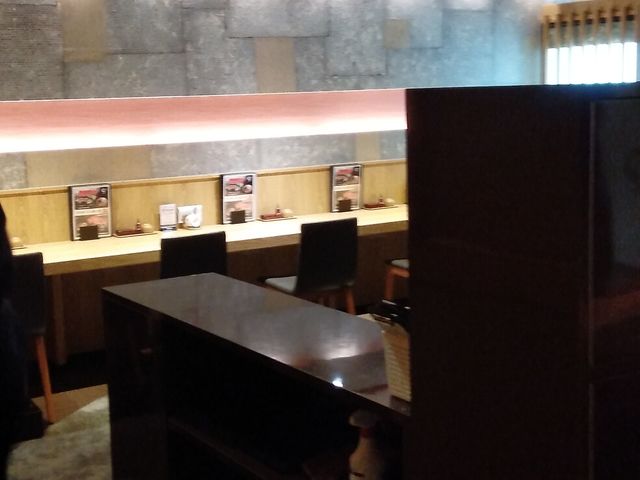 カウンター席_まるや本店 名駅店