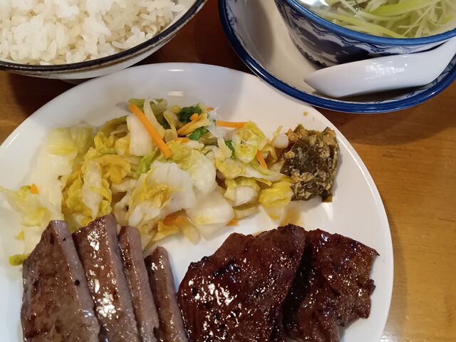 牛たんとハラミの両方味わえる定食です。_味の牛たん 喜助 JR仙台駅店