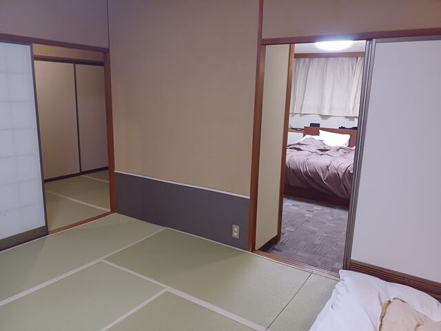 お部屋は綺麗な和洋室_大江戸温泉物語 山代彩朝楽
