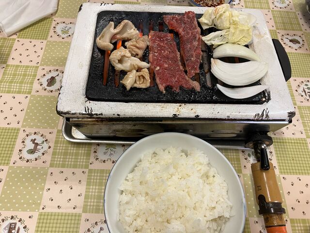 ごはんも普通でも大盛りです。
お肉も美味しいです。_清水魚園