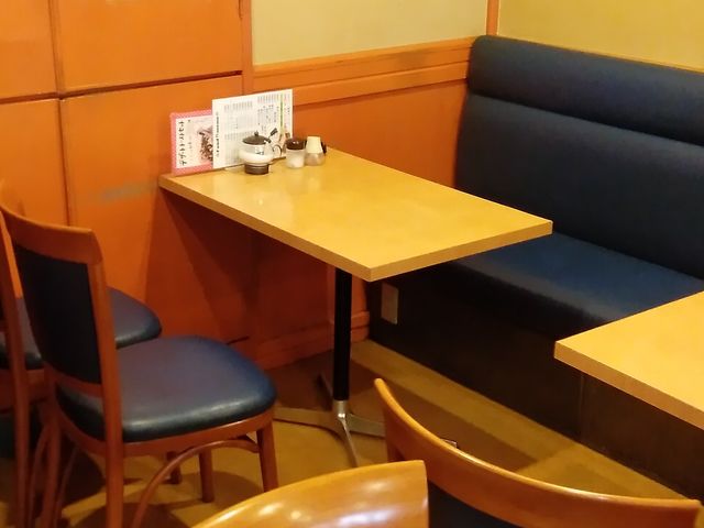 テーブル席_味千園