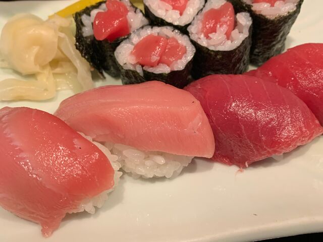 マグロが分厚いです。美味すぎます。次はランチにも行ってみたいです。_まつお寿司