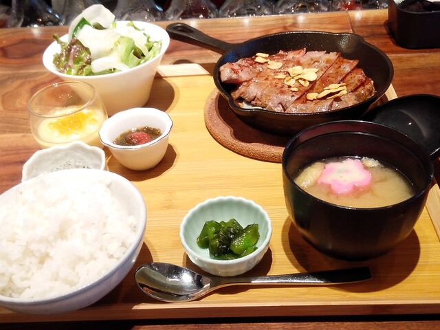 トンテキランチ 小鉢セット_京洋食 居酒屋すみちゃん