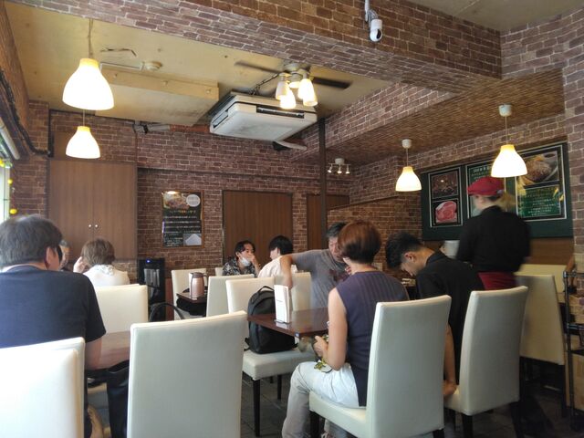 店内はムードあります。_ハンバーグ ステーキ 宮崎亭