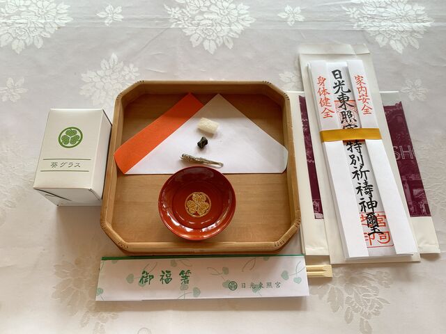 ツアーを終え、社務所2階にて1人1セットのお土産をいただけました。
御神酒美味しかったです_日光おでかけサロン