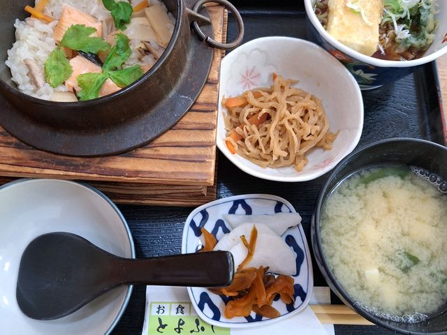 味付けは薄め。お米の美味しさが味わえます。_ドライブインとよふじ