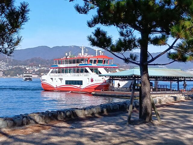 カーフェリー_JR西日本宮島フェリー宮島駐在
