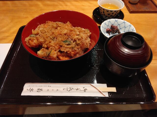 全く食べ応えなどない、しょーもないサービスランチです。全くおいしくありませんでした。_てんぷら 菊亭