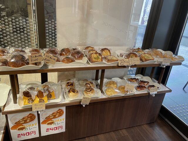 お手頃なので気兼ねなく色々楽しめます。_Cafe & Bar ICHII