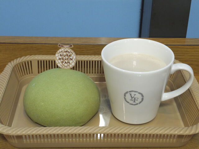 マスクメロンパンとカフェオレ_ヴィドフランス 平塚店