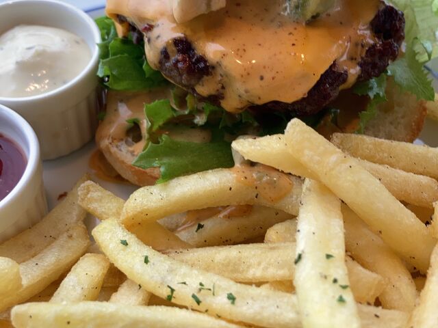 アボカドチーズバーガー_Sky Terrace BBQ -BIBI-