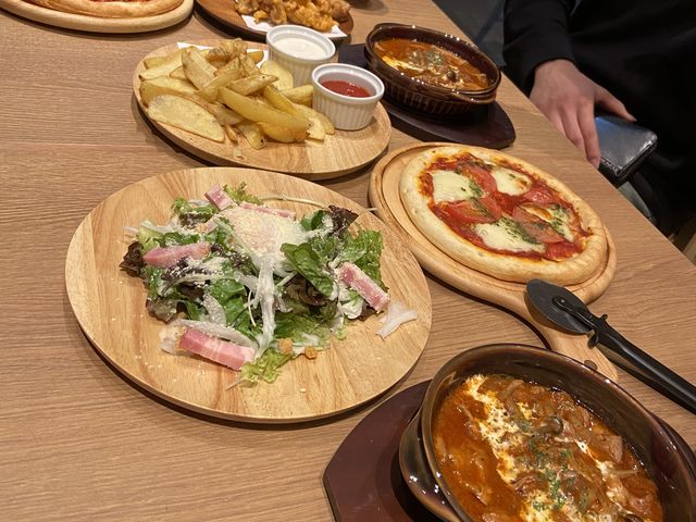 友達と写真を撮りました_CRAFT BEER&WINE 845 ハシゴ 郡山駅前店