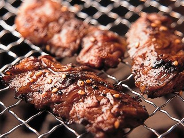 炭火和牛焼肉 じろうやの写真1