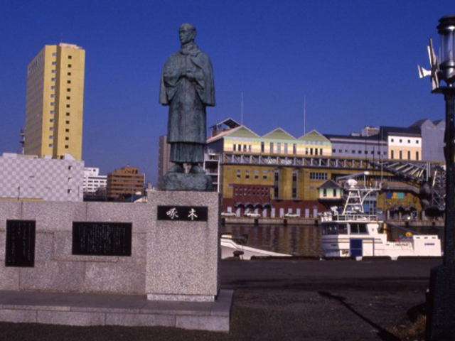 石川啄木の像